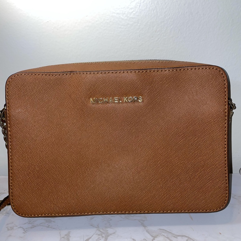 Michael kors jet set crossbody